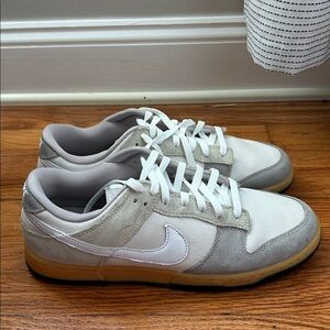Men’s Nike sneakers